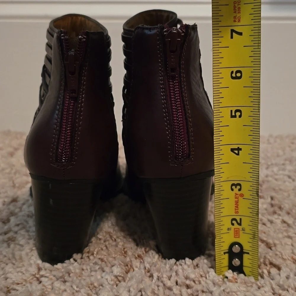 Women's Avenue Burgundy Cloudwalkers Ankle Boots Size 8.5W (0718)